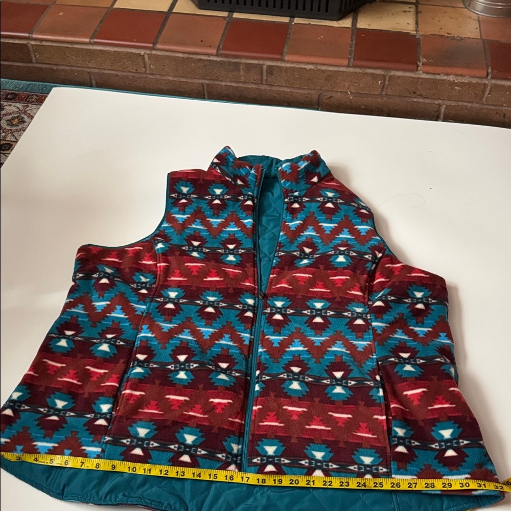 Ariat Reversible Teal Quilted Vest with Patterned Fleece - Picture 6 of 7